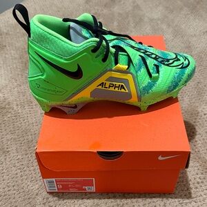 Nike Alpha Menace Pro 3 Football Cleats